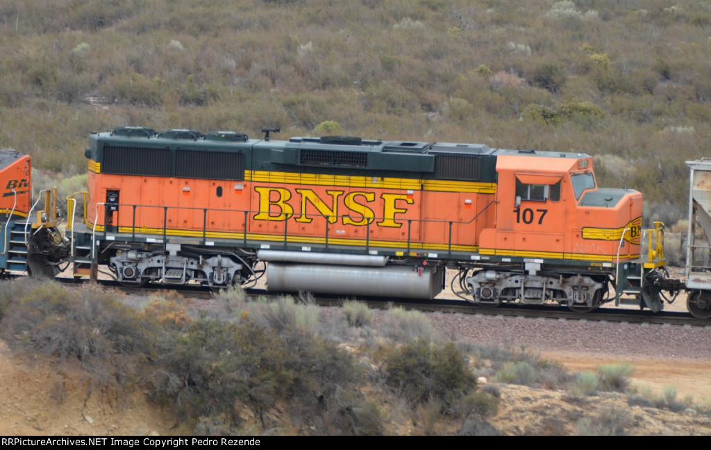 BNSF 107 at Hill 582